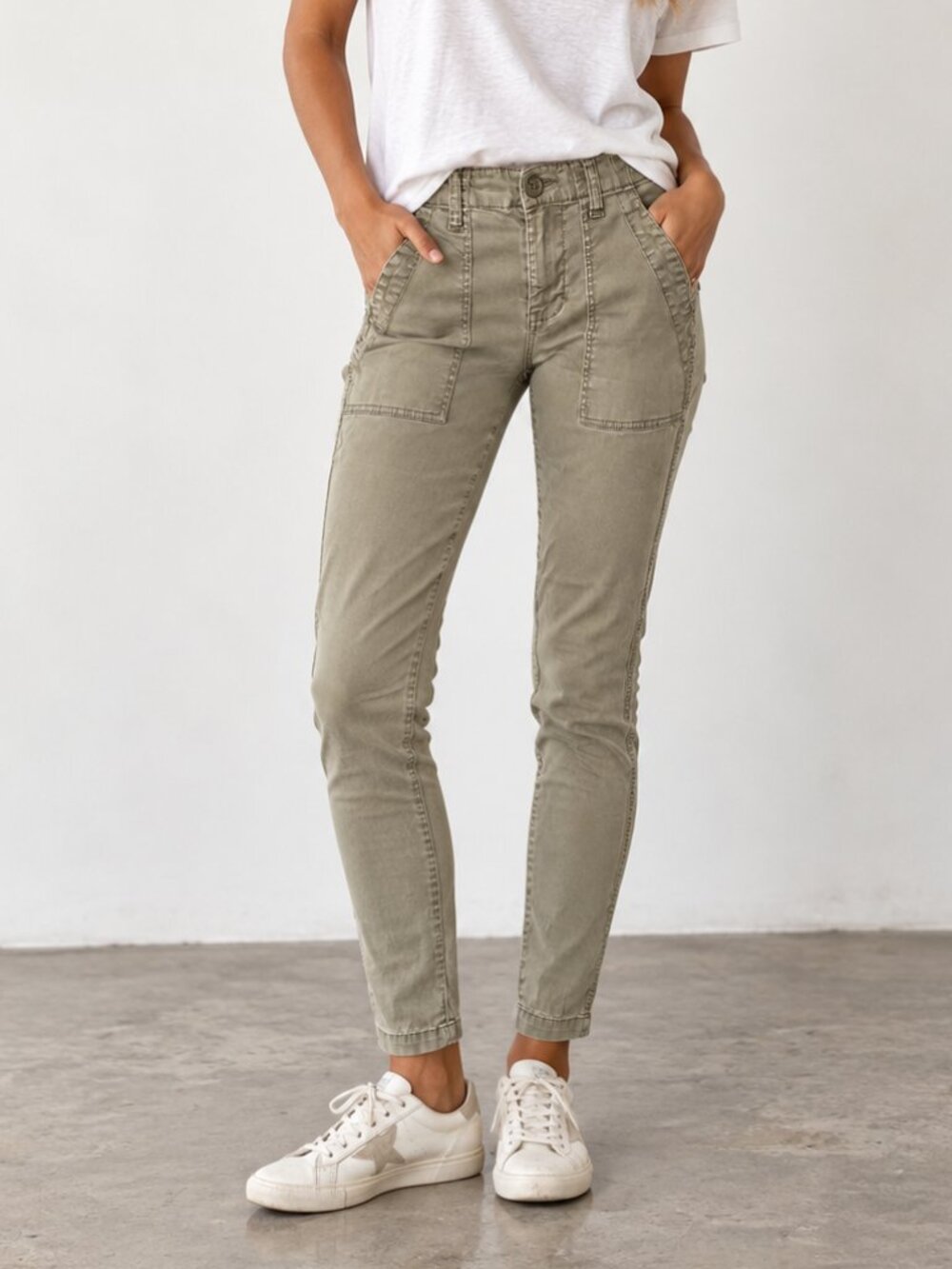 CABI The Scout Utility Skinny Pants Washed Olive Green Chino Stretch Size 4 EUC